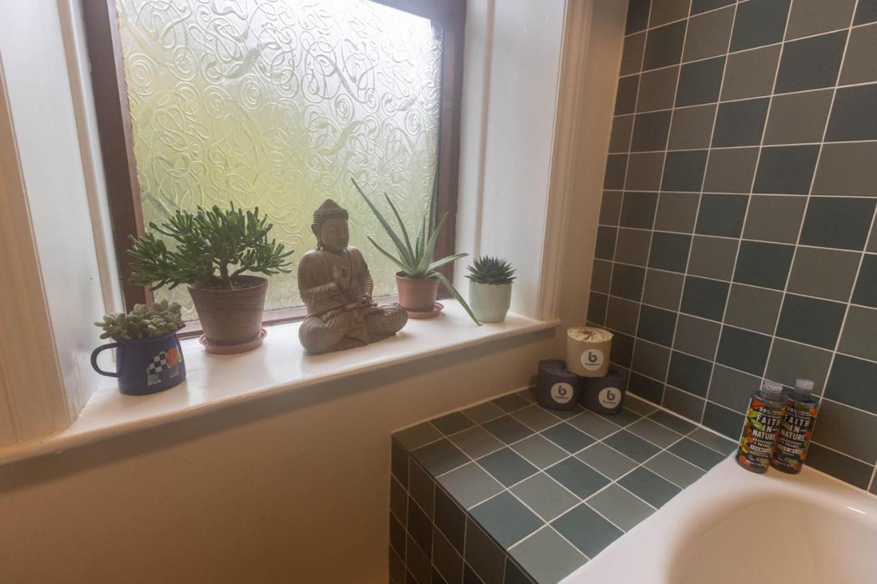 Beautiful Riverside Home, Hebden Bridge, Woodland Views, Sleeps 2 - 9 Экстерьер фото