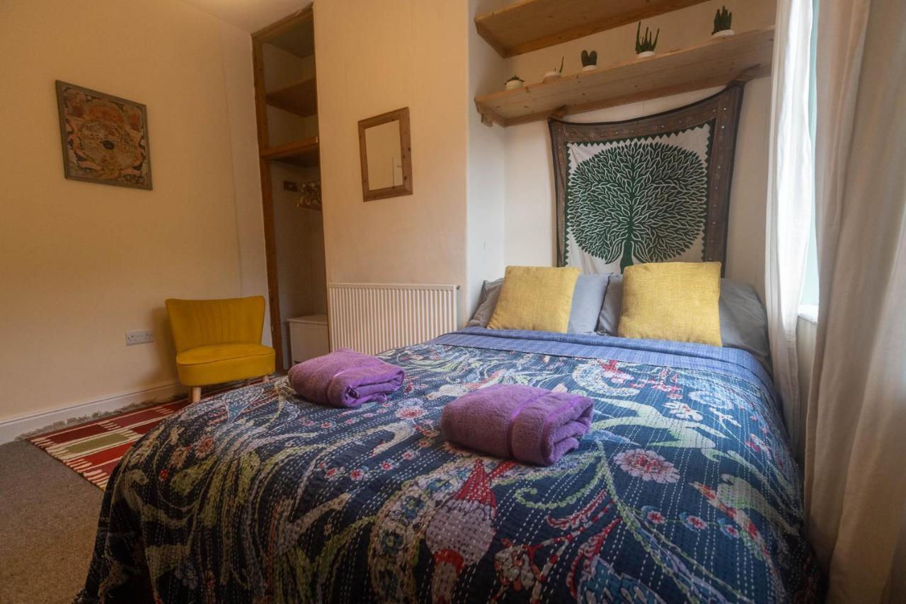 Beautiful Riverside Home, Hebden Bridge, Woodland Views, Sleeps 2 - 9 Экстерьер фото