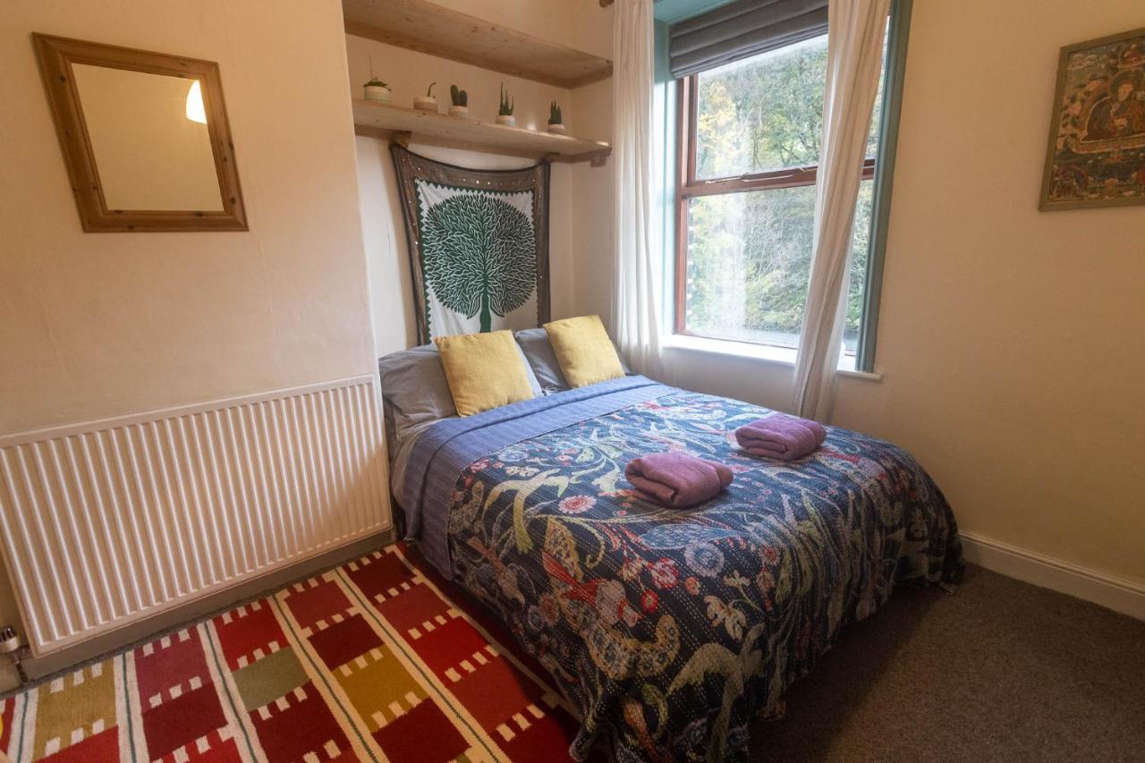 Beautiful Riverside Home, Hebden Bridge, Woodland Views, Sleeps 2 - 9 Экстерьер фото