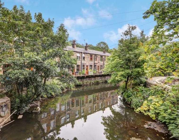 Beautiful Riverside Home, Hebden Bridge, Woodland Views, Sleeps 2 - 9 Экстерьер фото
