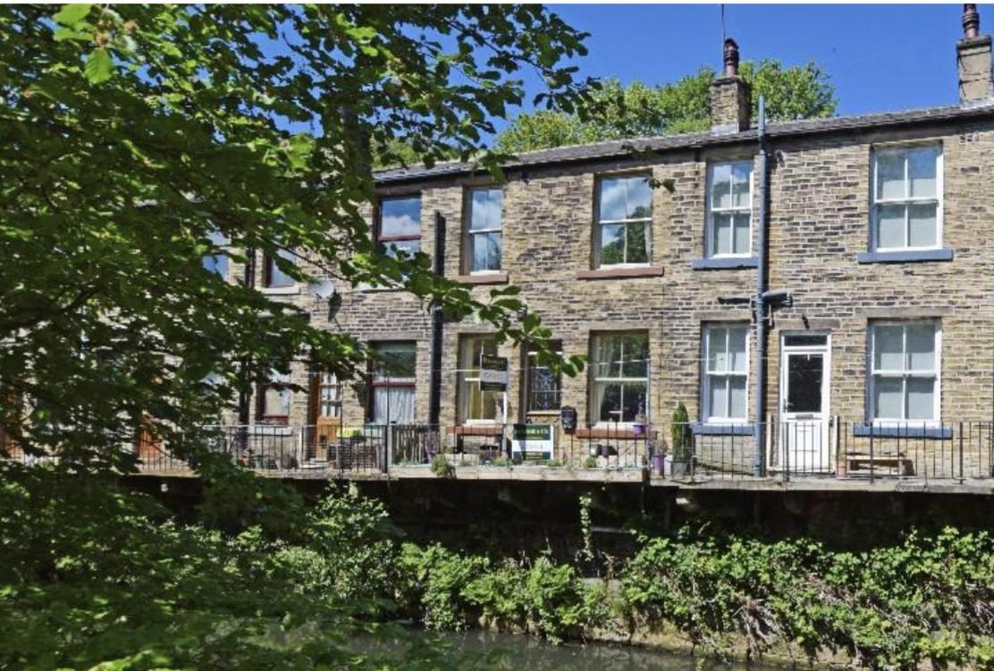 Beautiful Riverside Home, Hebden Bridge, Woodland Views, Sleeps 2 - 9 Экстерьер фото