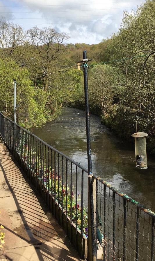 Beautiful Riverside Home, Hebden Bridge, Woodland Views, Sleeps 2 - 9 Экстерьер фото
